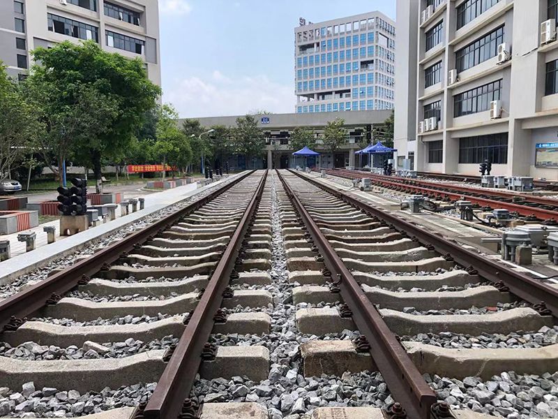 鐵路道岔廠家簡述螺栓！